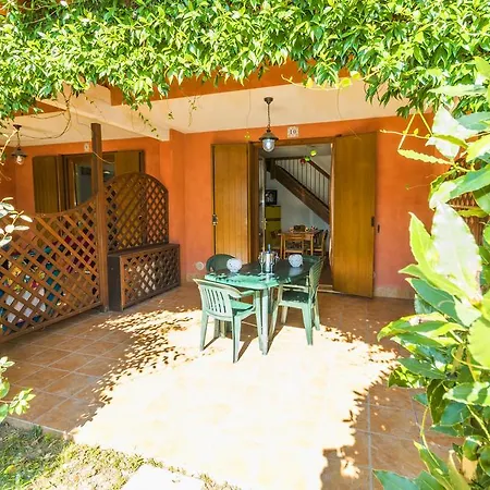 Borgo Stella Marina بيبيوني